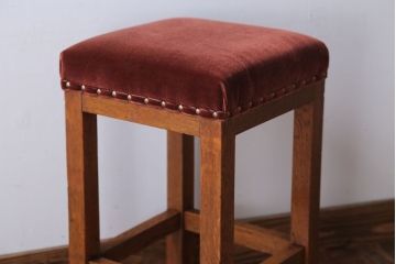 レトロ家具　和製アンティーク　古い木のレトロなクッション座面角スツール