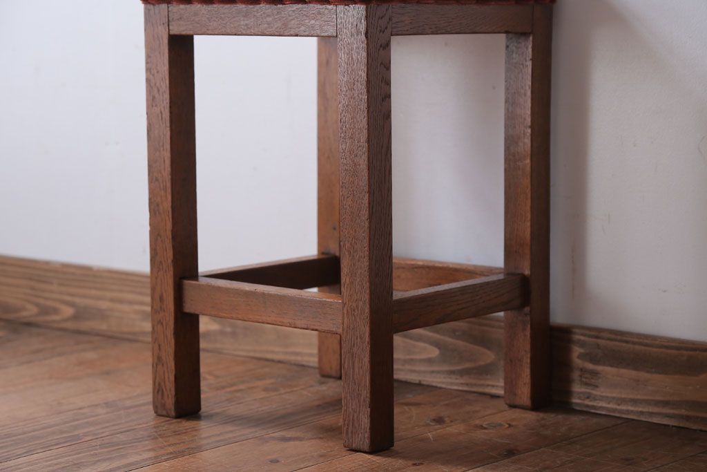 レトロ家具　和製アンティーク　古い木のレトロなクッション座面角スツール