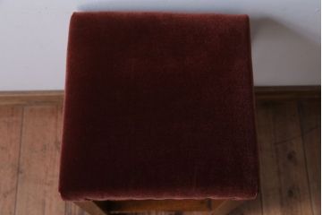 レトロ家具　和製アンティーク　古い木のレトロなクッション座面角スツール