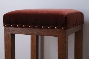 レトロ家具　和製アンティーク　古い木のレトロなクッション座面角スツール