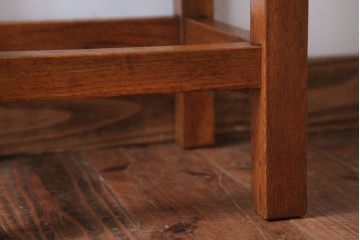 レトロ家具　和製アンティーク　古い木のレトロなクッション座面角スツール