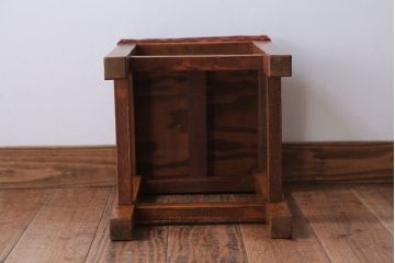 レトロ家具　和製アンティーク　古い木のレトロなクッション座面角スツール