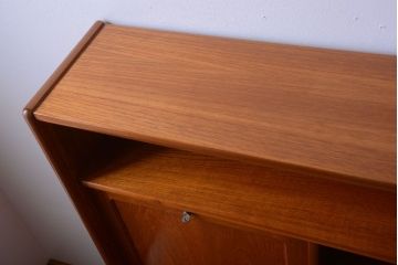 ヴィンテージ家具　北欧ビンテージ　おしゃれで大きなカップボード(サイドボード・ハイボード・キャビネット)