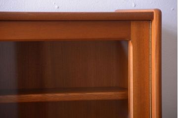 ヴィンテージ家具　北欧ビンテージ　おしゃれで大きなカップボード(サイドボード・ハイボード・キャビネット)