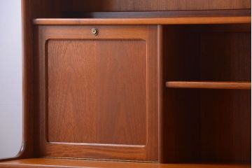 ヴィンテージ家具　北欧ビンテージ　おしゃれで大きなカップボード(サイドボード・ハイボード・キャビネット)