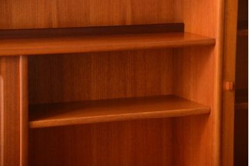 ヴィンテージ家具　北欧ビンテージ　おしゃれで大きなカップボード(サイドボード・ハイボード・キャビネット)