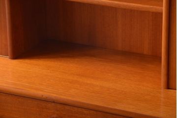 ヴィンテージ家具　北欧ビンテージ　おしゃれで大きなカップボード(サイドボード・ハイボード・キャビネット)