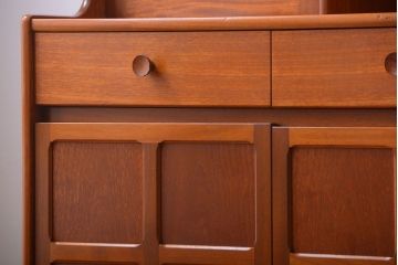 ヴィンテージ家具　北欧ビンテージ　おしゃれで大きなカップボード(サイドボード・ハイボード・キャビネット)