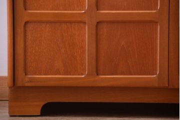 ヴィンテージ家具　北欧ビンテージ　おしゃれで大きなカップボード(サイドボード・ハイボード・キャビネット)