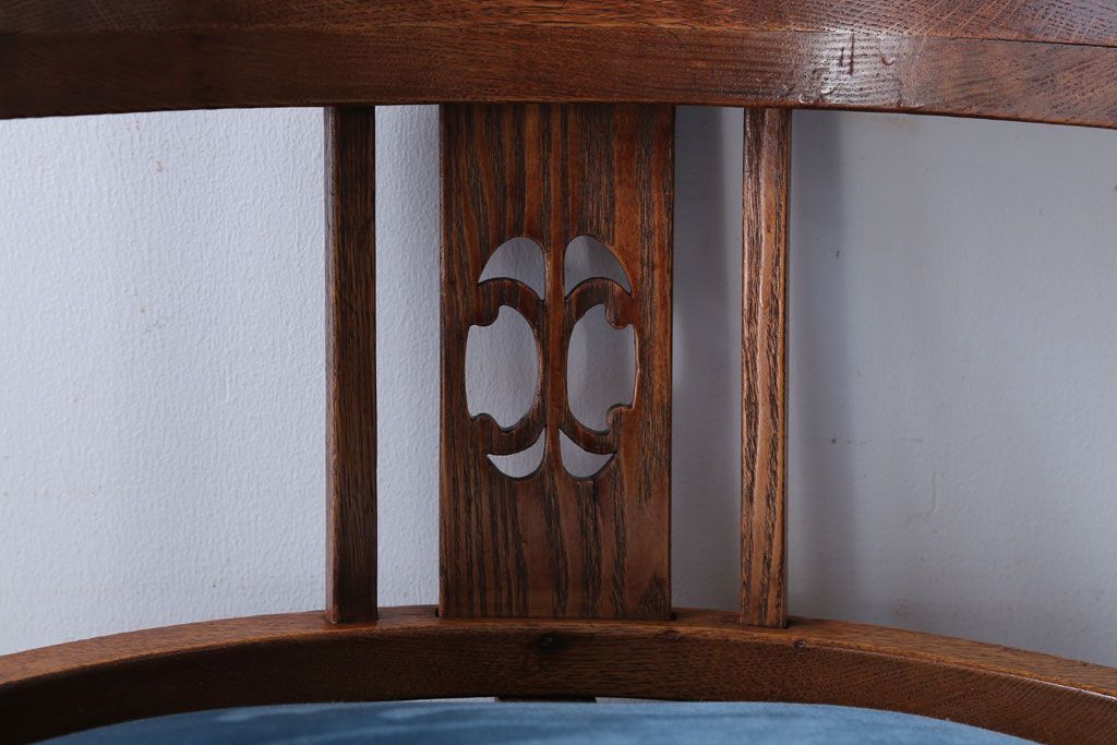 アンティーク家具　和製アンティーク　アーム付きのシックな回転椅子(2)