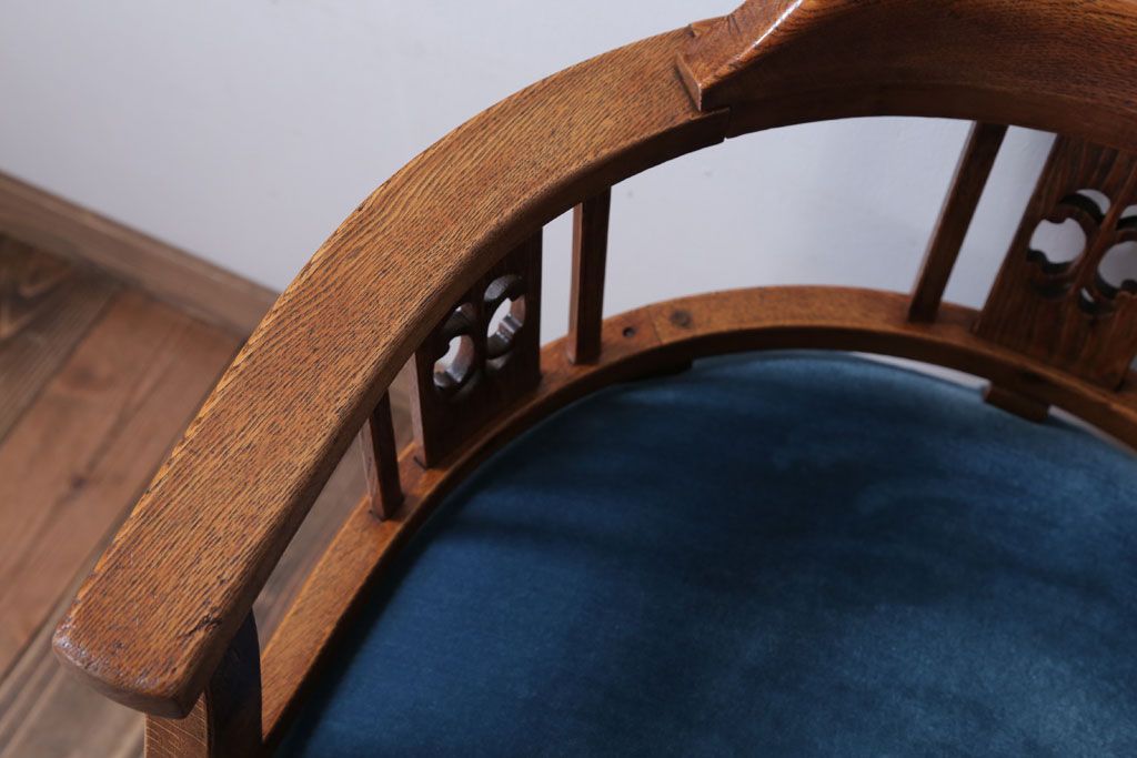 アンティーク家具　和製アンティーク　アーム付きのシックな回転椅子(2)