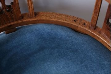 アンティーク家具　和製アンティーク　アーム付きのシックな回転椅子(2)