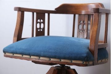 アンティーク家具　和製アンティーク　アーム付きのシックな回転椅子(2)