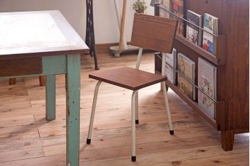 アンティーク家具　アンティーク　小振りなペイントアイアンレッグチェア2脚セット