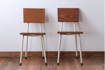 アンティーク家具　アンティーク　小振りなペイントアイアンレッグチェア2脚セット