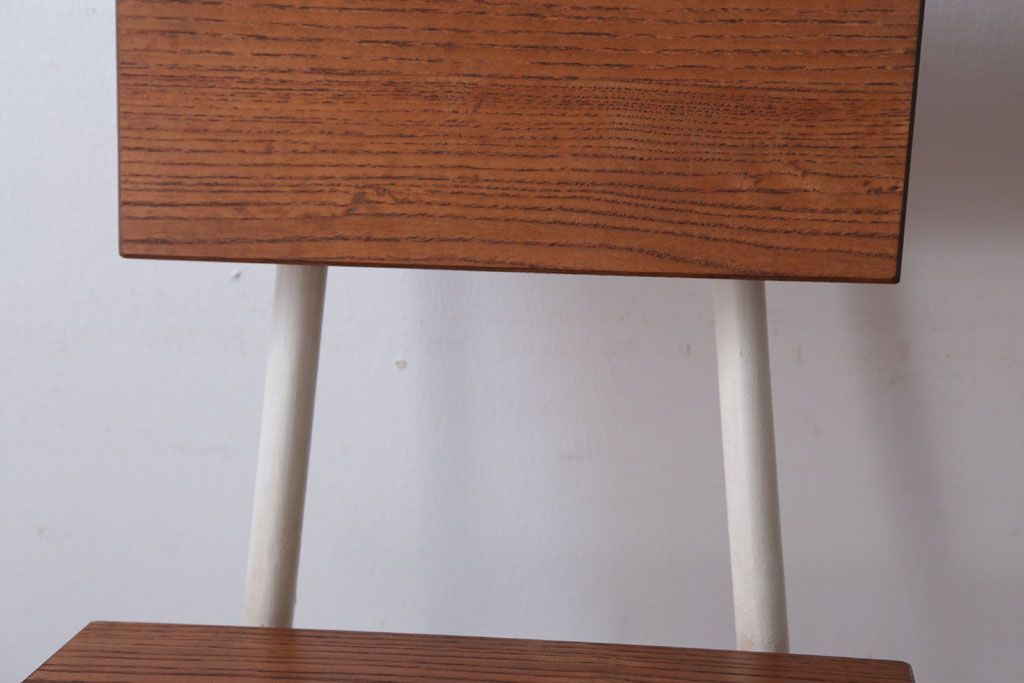 アンティーク家具　アンティーク　小振りなペイントアイアンレッグチェア2脚セット