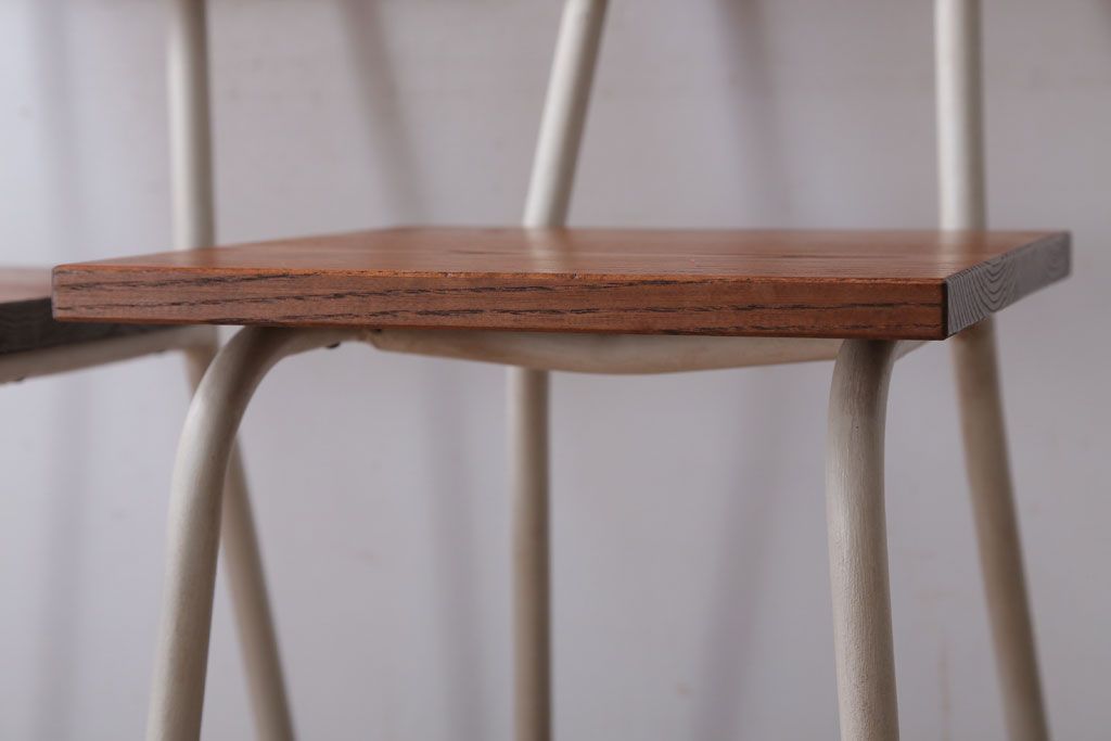 アンティーク家具　アンティーク　小振りなペイントアイアンレッグチェア2脚セット