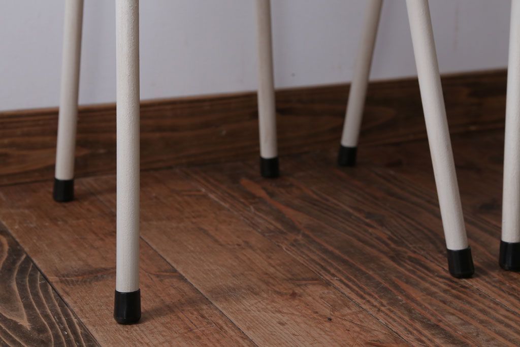 アンティーク家具　アンティーク　小振りなペイントアイアンレッグチェア2脚セット