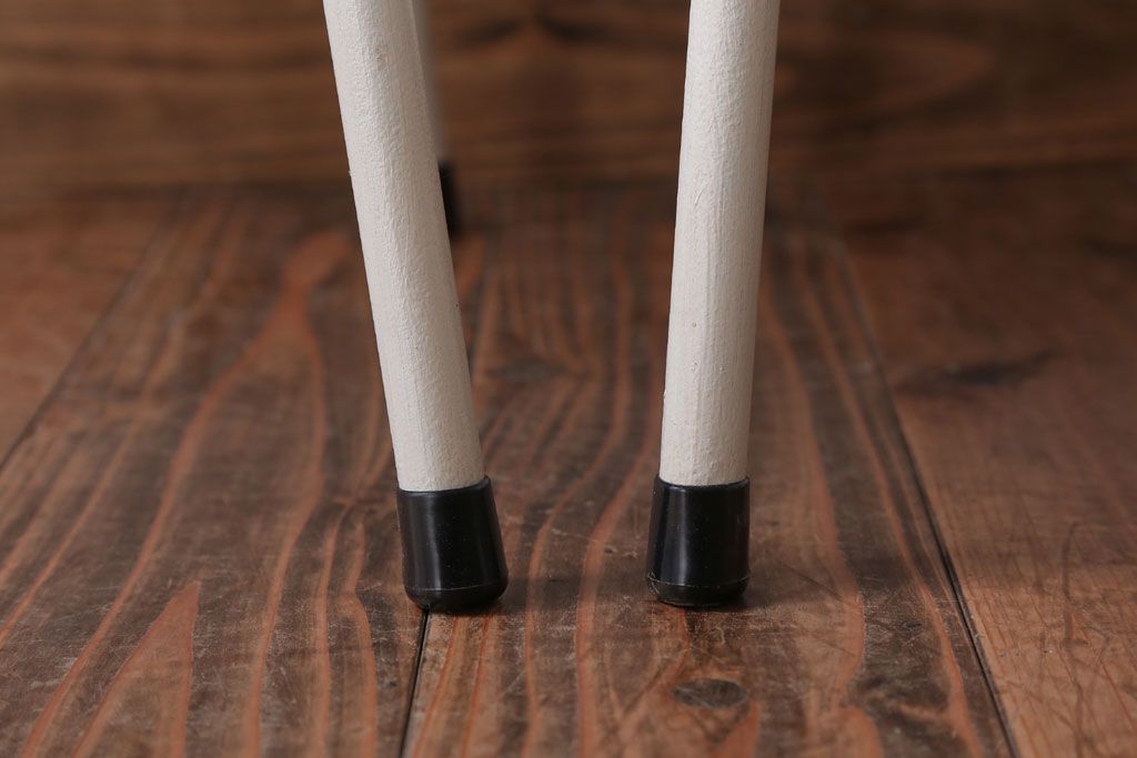 アンティーク家具　アンティーク　小振りなペイントアイアンレッグチェア2脚セット