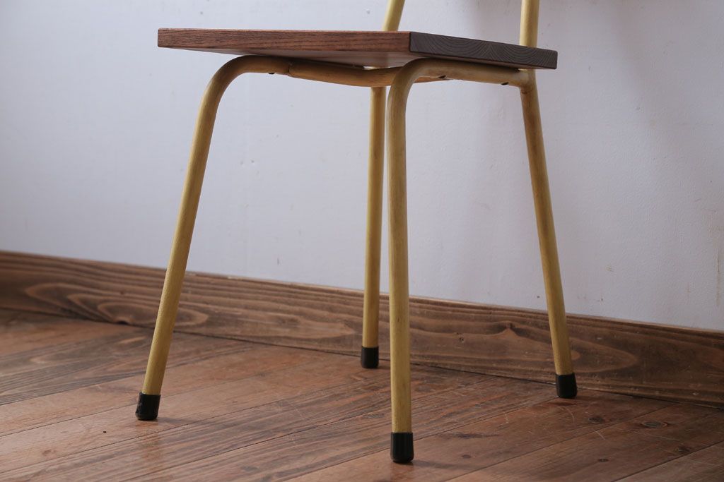 アンティーク家具　アンティーク　小振りなペイントアイアンレッグチェア