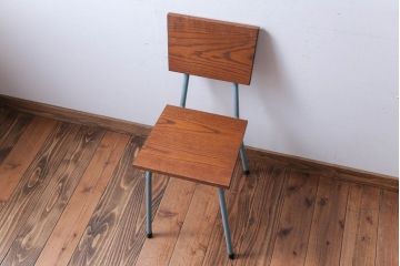 アンティーク家具　アンティーク　小振りなペイントアイアンレッグチェア(2)