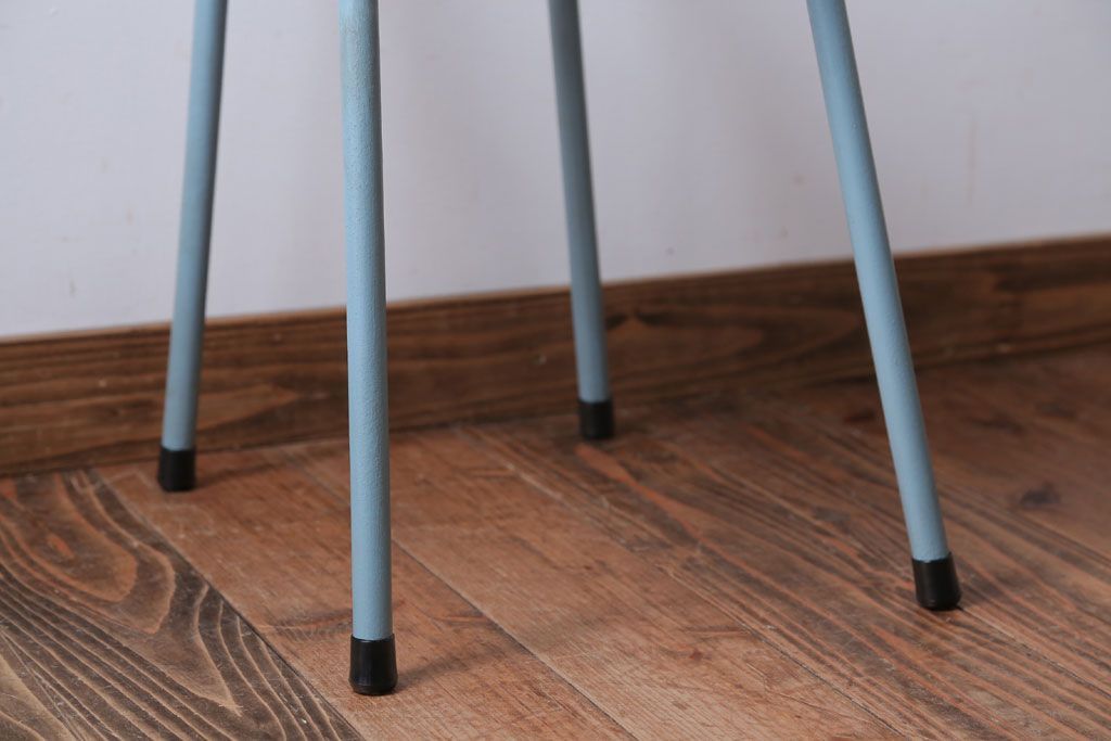 アンティーク家具　アンティーク　小振りなペイントアイアンレッグチェア(2)