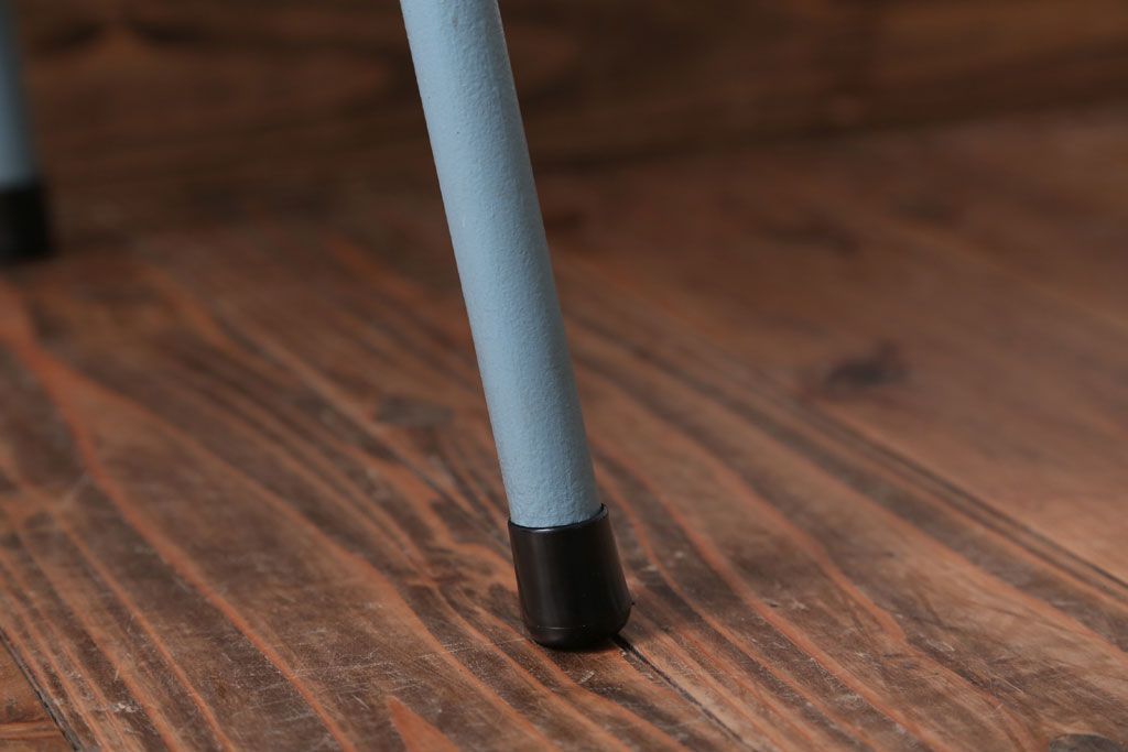 アンティーク家具　アンティーク　小振りなペイントアイアンレッグチェア(2)