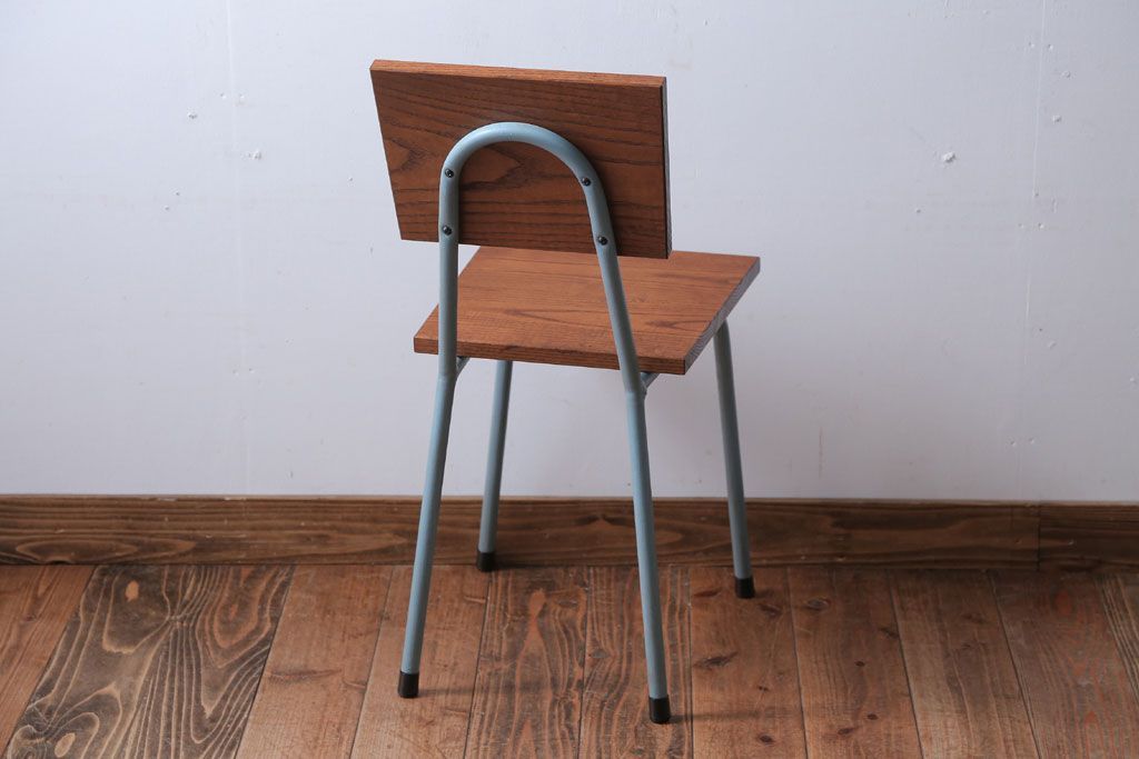 アンティーク家具　アンティーク　小振りなペイントアイアンレッグチェア(2)