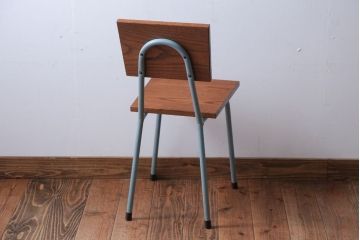 アンティーク家具　アンティーク　小振りなペイントアイアンレッグチェア(2)