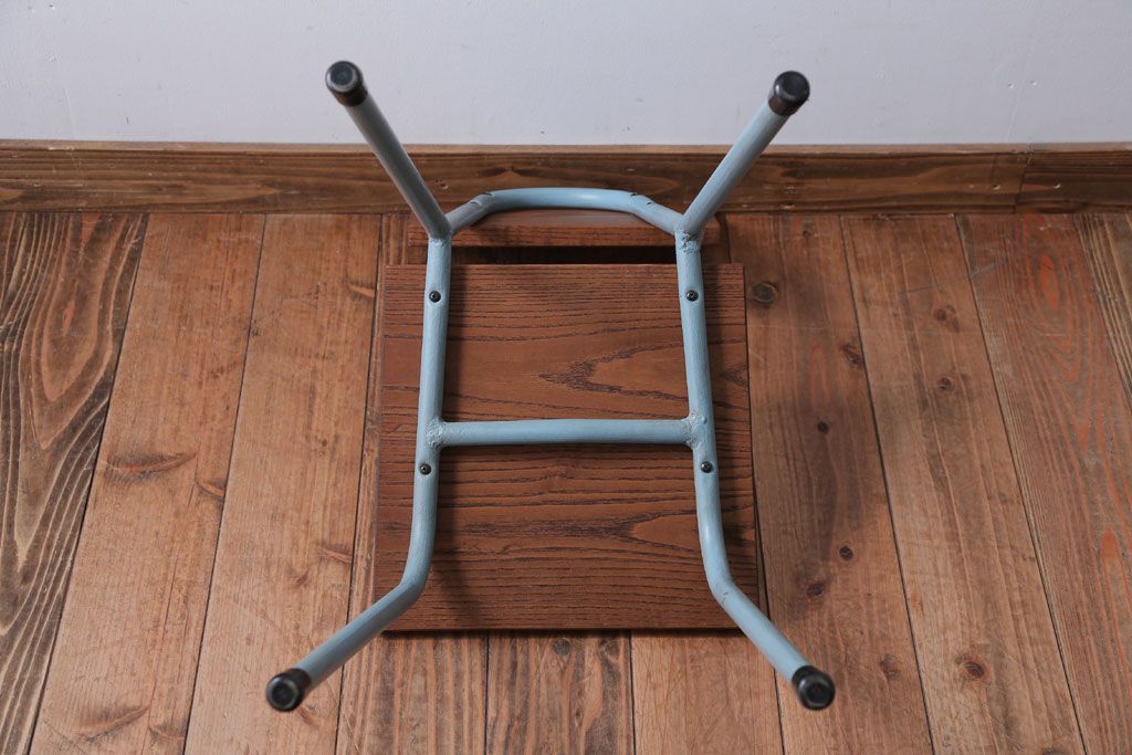 アンティーク家具　アンティーク　小振りなペイントアイアンレッグチェア(2)