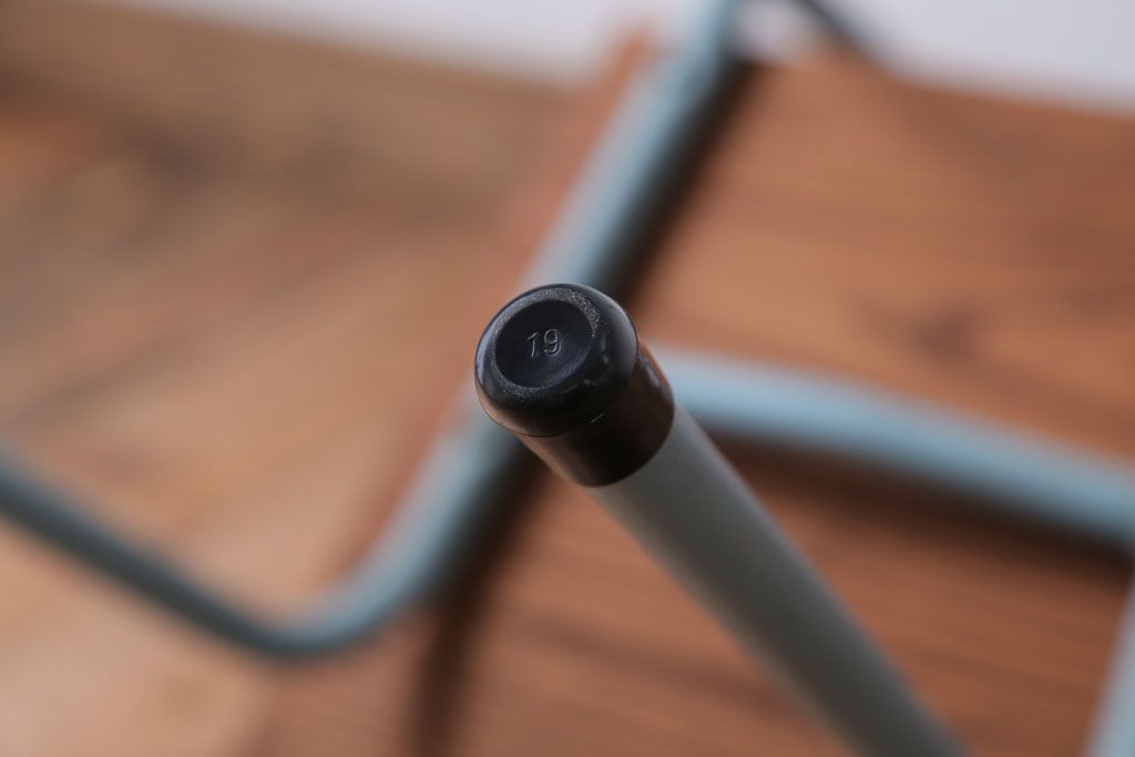 アンティーク家具　アンティーク　小振りなペイントアイアンレッグチェア(2)