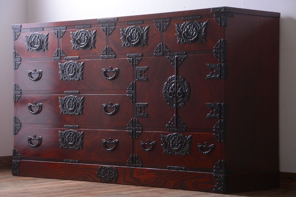 中古　伝統民芸家具 岩谷堂　横型衣装箪笥(和箪笥サイドボード)(定価約60万円)