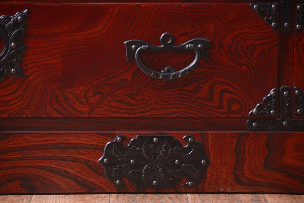 中古　伝統民芸家具 岩谷堂　横型衣装箪笥(和箪笥サイドボード)(定価約60万円)