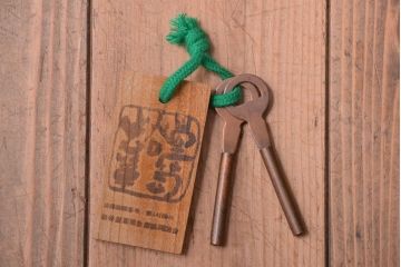 中古　伝統民芸家具 岩谷堂　横型衣装箪笥(和箪笥サイドボード)(定価約60万円)