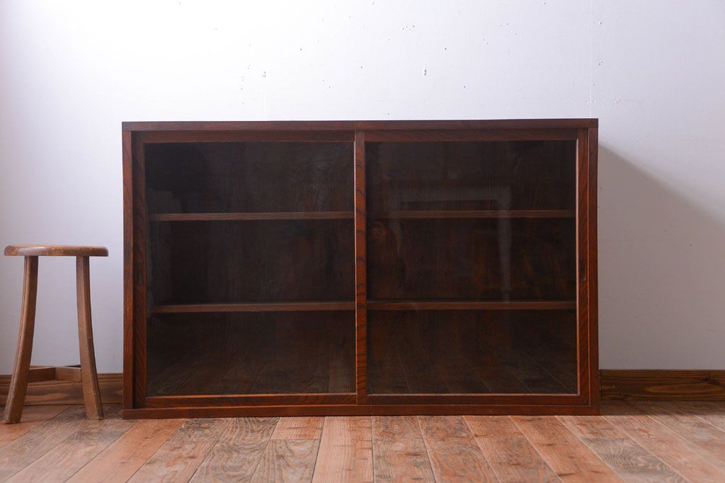 アンティーク家具　和製アンティーク　前面欅材!大きなガラス引き戸の収納棚