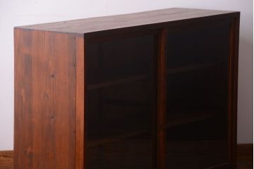 アンティーク家具　和製アンティーク　前面欅材!大きなガラス引き戸の収納棚