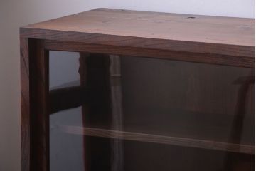 アンティーク家具　和製アンティーク　前面欅材!大きなガラス引き戸の収納棚