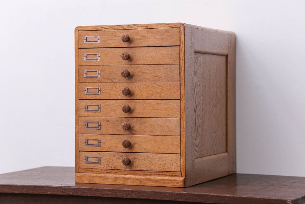 アンティーク家具　和製アンティーク　ナラ材の上質な8杯小引き出し