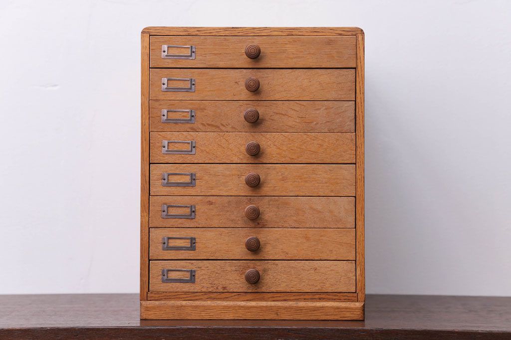 アンティーク家具　和製アンティーク　ナラ材の上質な8杯小引き出し