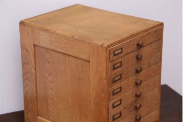 アンティーク家具　和製アンティーク　ナラ材の上質な8杯小引き出し