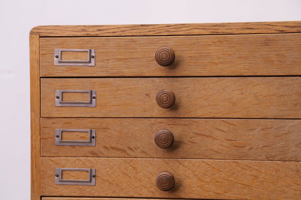 アンティーク家具　和製アンティーク　ナラ材の上質な8杯小引き出し