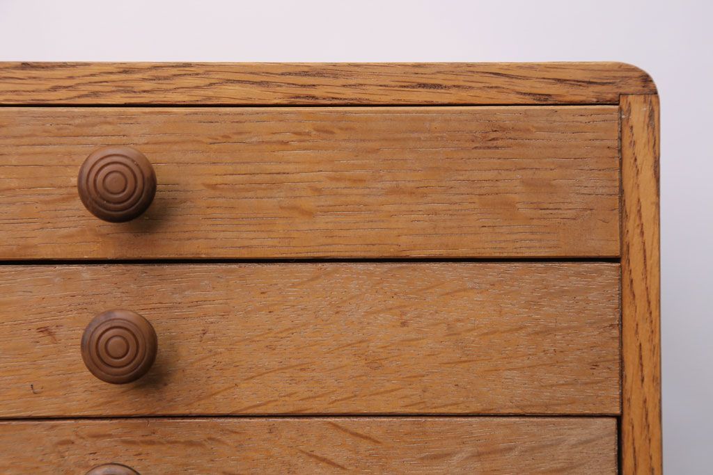 アンティーク家具　和製アンティーク　ナラ材の上質な8杯小引き出し