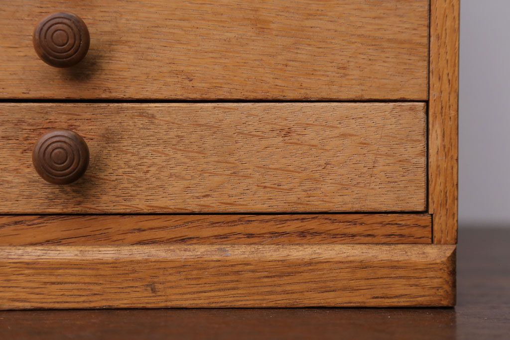 アンティーク家具　和製アンティーク　ナラ材の上質な8杯小引き出し