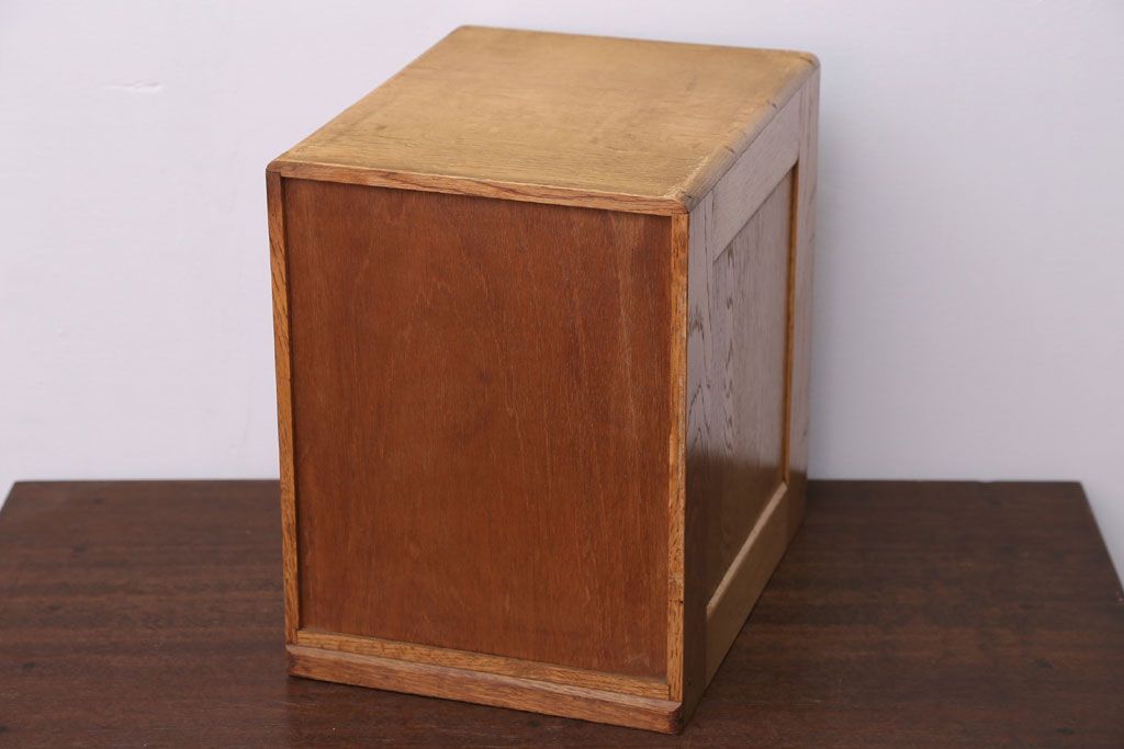 アンティーク家具　和製アンティーク　ナラ材の上質な8杯小引き出し