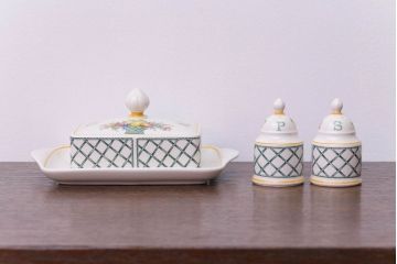 アンティーク雑貨　Villeroy&Boch(ビレロイ&ボッホ)　バスケット　バターケース・調味料入れ