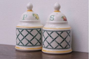 アンティーク雑貨　Villeroy&Boch(ビレロイ&ボッホ)　バスケット　バターケース・調味料入れ