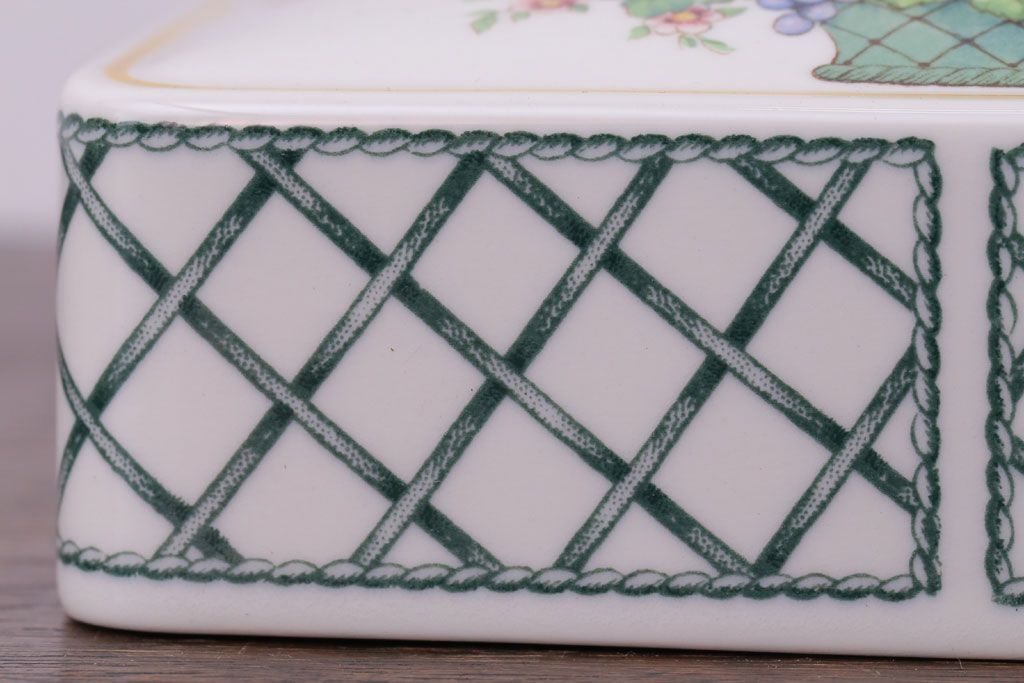 アンティーク雑貨　Villeroy&Boch(ビレロイ&ボッホ)　バスケット　バターケース・調味料入れ