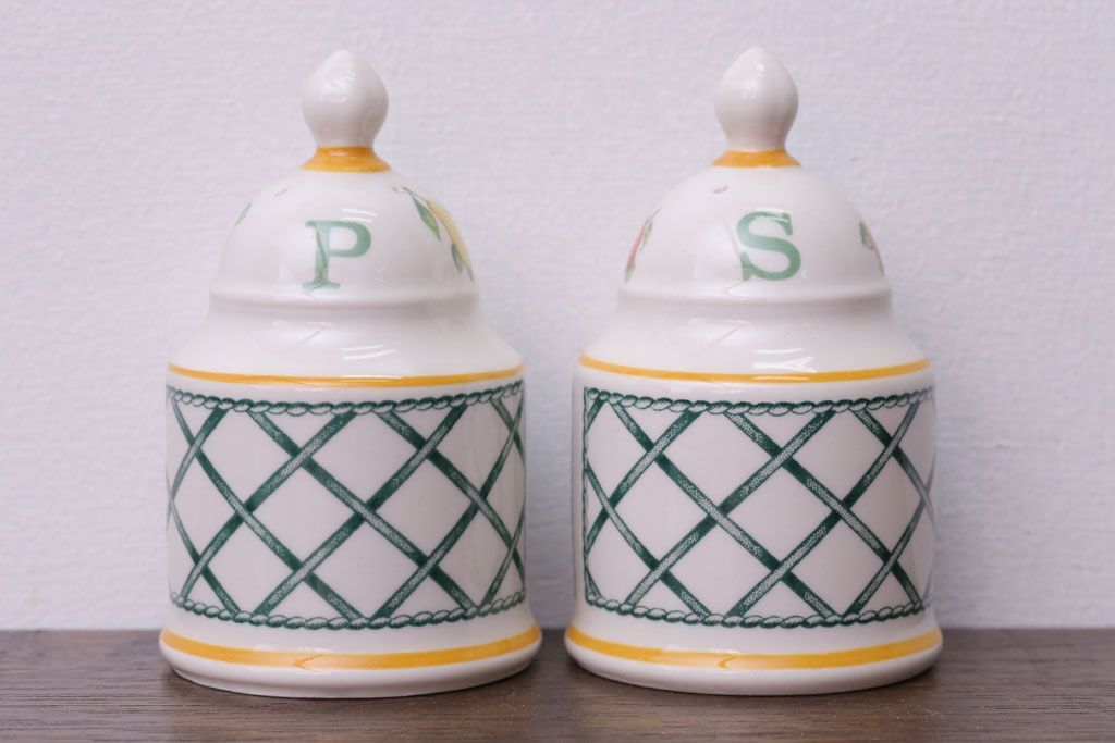 アンティーク雑貨　Villeroy&Boch(ビレロイ&ボッホ)　バスケット　バターケース・調味料入れ