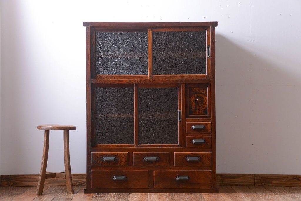 アンティーク家具　和製アンティーク　ダイヤガラス入り!前面欅材の引き戸収納棚