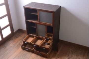 アンティーク家具　和製アンティーク　ダイヤガラス入り!前面欅材の引き戸収納棚